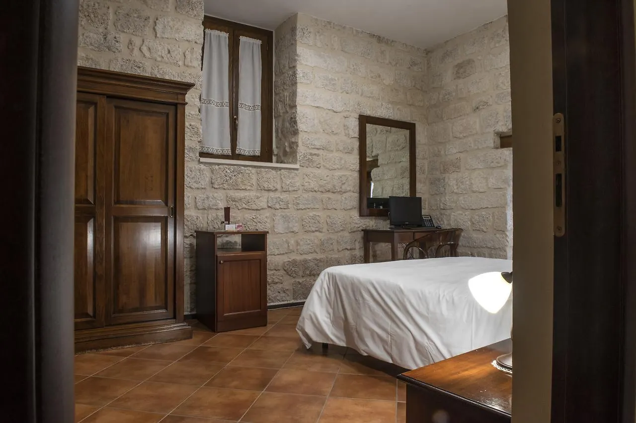 פטראליה סופראנה Hotel Residenza Petra